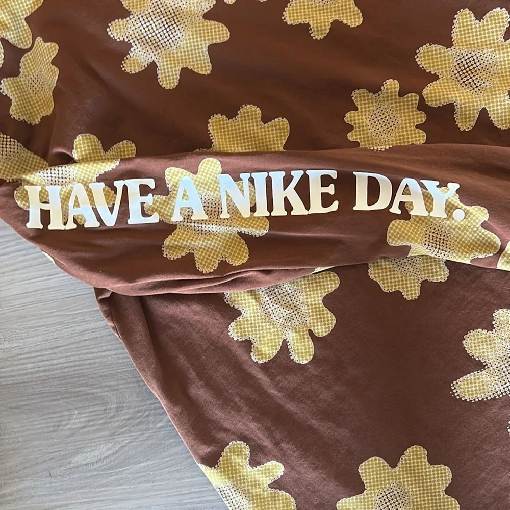 Nike RARE Statement Floral Print Men’s LS T-Shirt M Brown Whimsical Casual